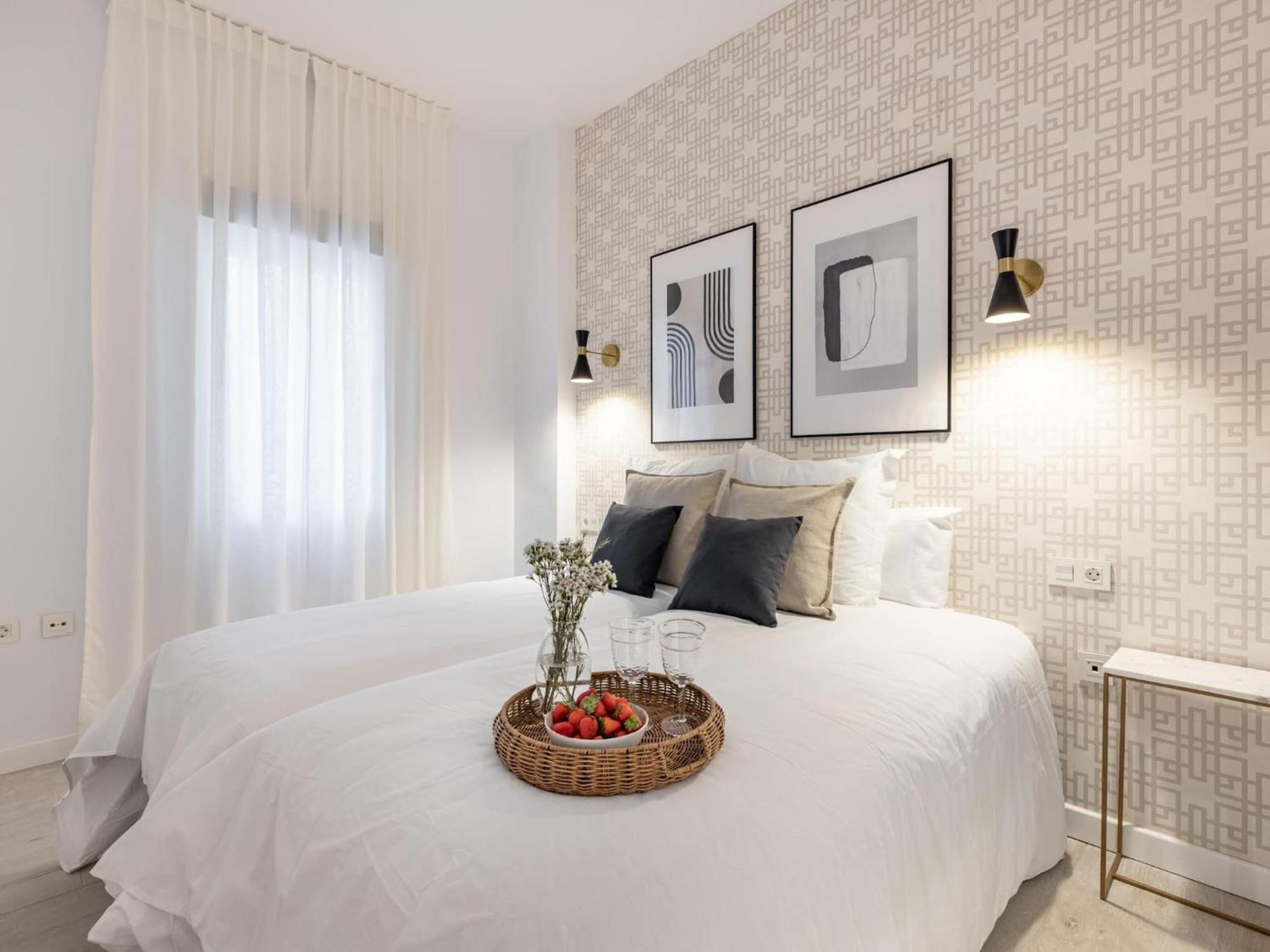 Central Stylish And Elegant 1 & 2 Bedroom Apartments III Granada Ngoại thất bức ảnh
