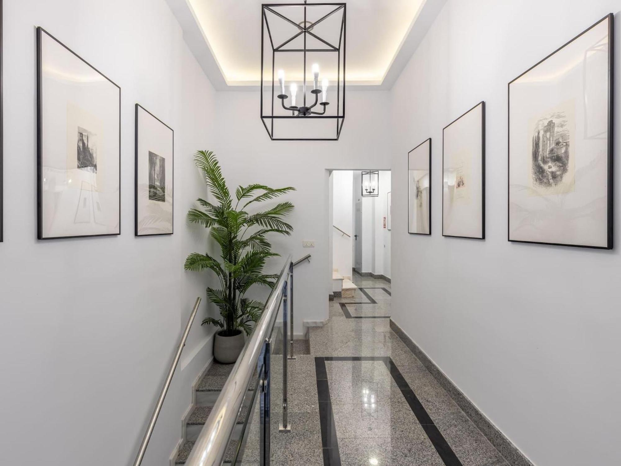 Central Stylish And Elegant 1 & 2 Bedroom Apartments III Granada Ngoại thất bức ảnh