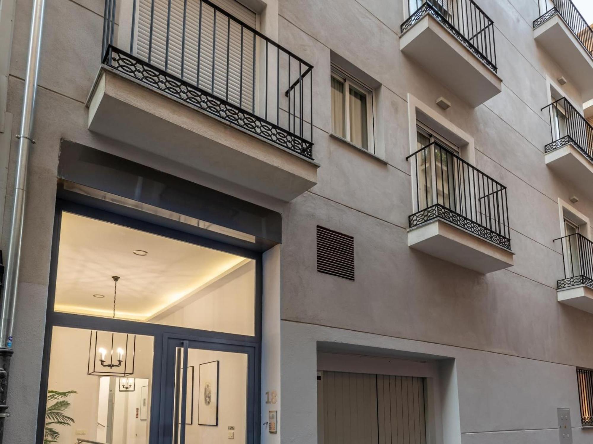 Central Stylish And Elegant 1 & 2 Bedroom Apartments III Granada Ngoại thất bức ảnh