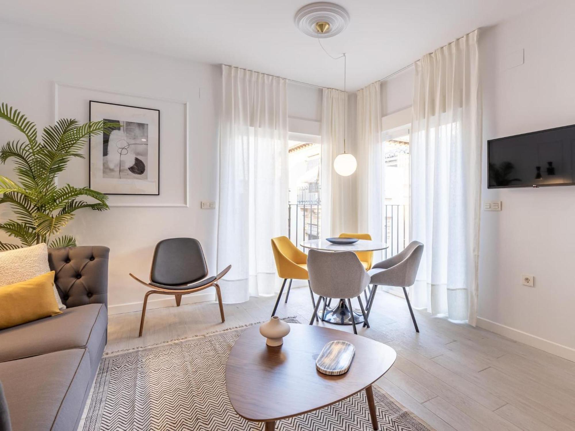 Central Stylish And Elegant 1 & 2 Bedroom Apartments III Granada Ngoại thất bức ảnh